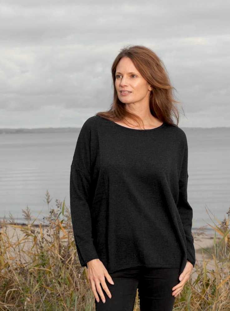 Strik sweater Stella Gotland Design med O-neck - HolidayMode.dk