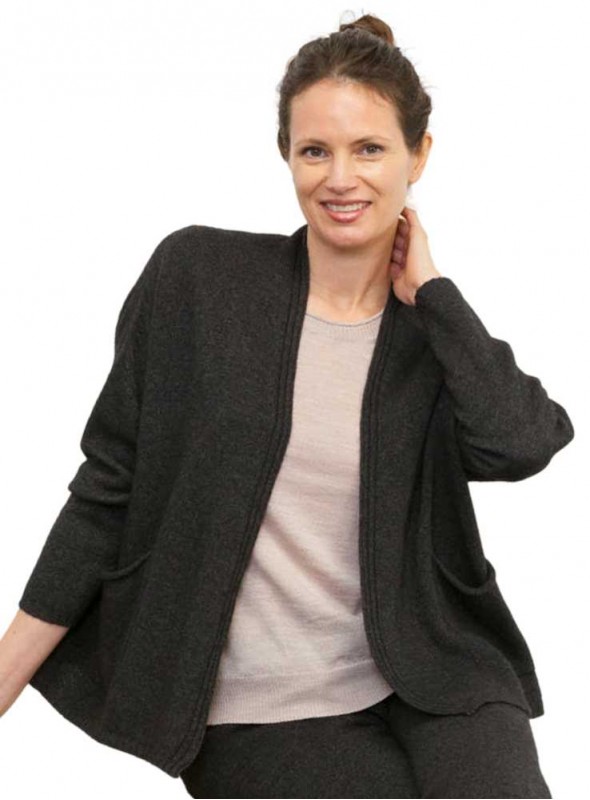 Cardigan fra Gorridsen Design model Olympia Gotland