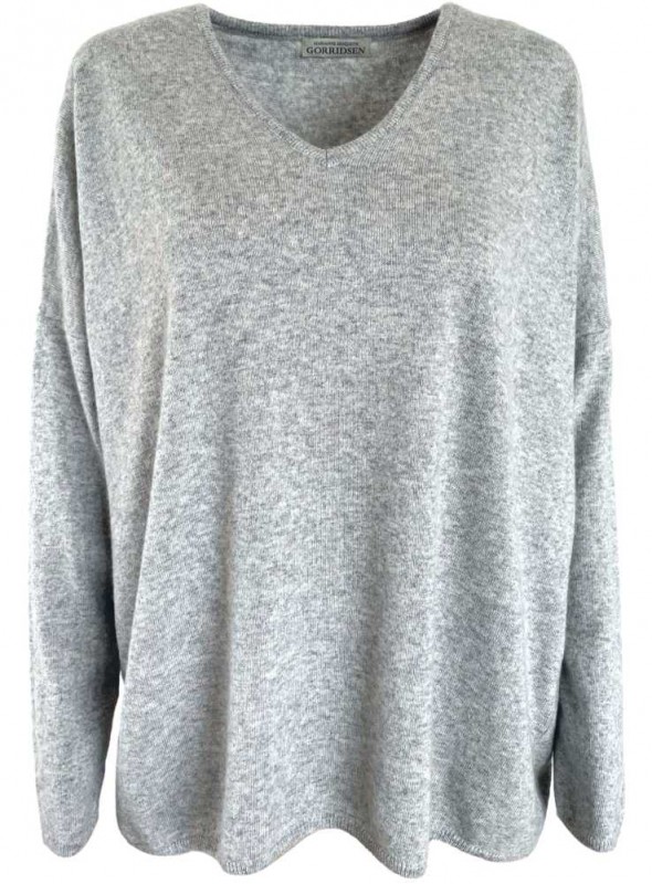 Strik sweater fra Gorridsen Design model Stella V-neck Iceland